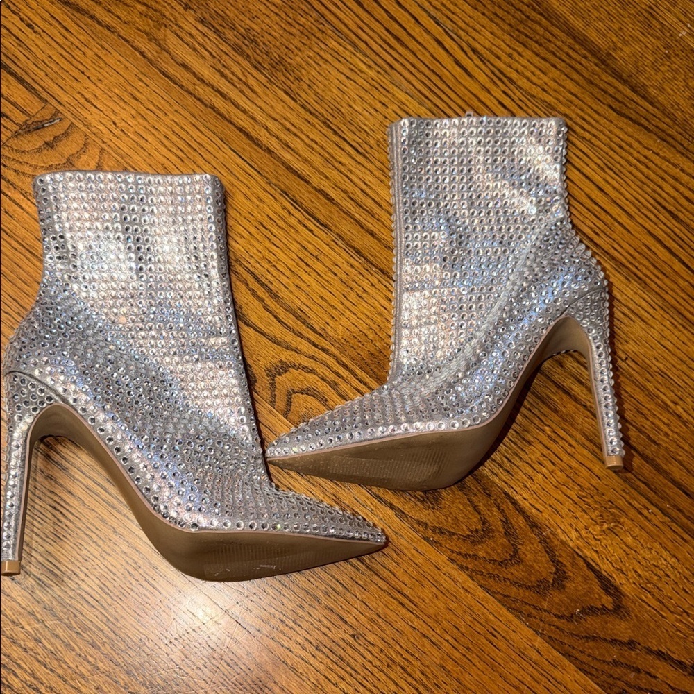 Steve Madden Silver Sparkle Heeled Boots Size 8.5
